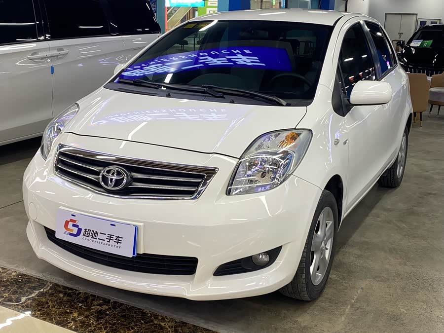 Yaris 2012 immagine di auto #2