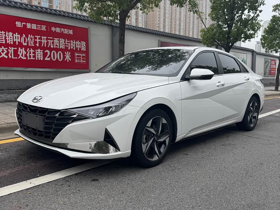 Hyundai Elantra 2022 car image #2