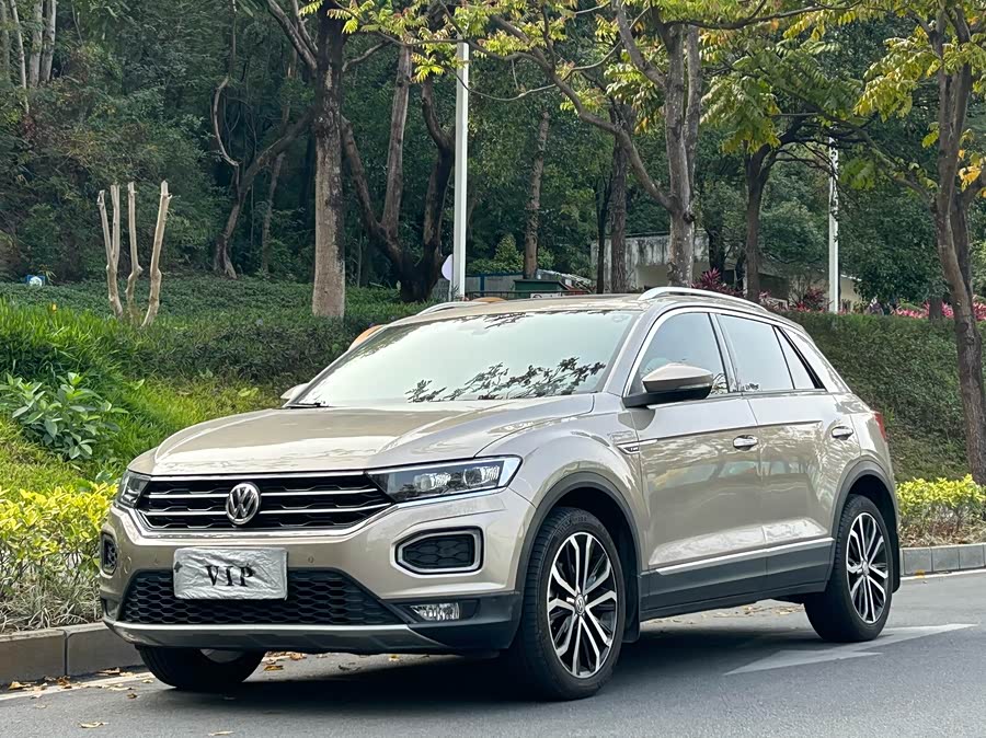 Volkswagen T-Roc 2019 car image #2