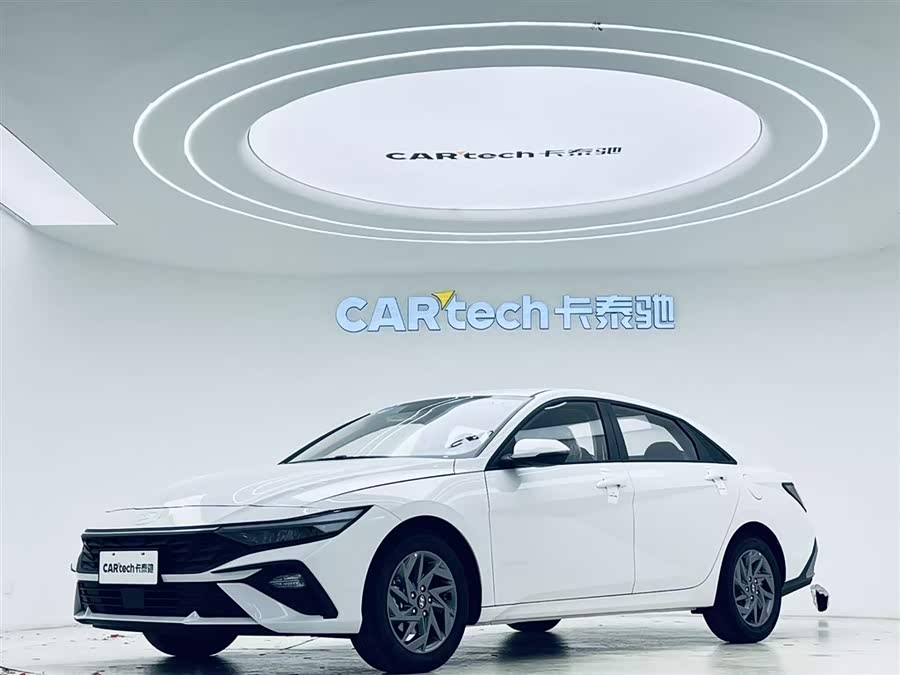 Hyundai Elantra imagen de coche #2