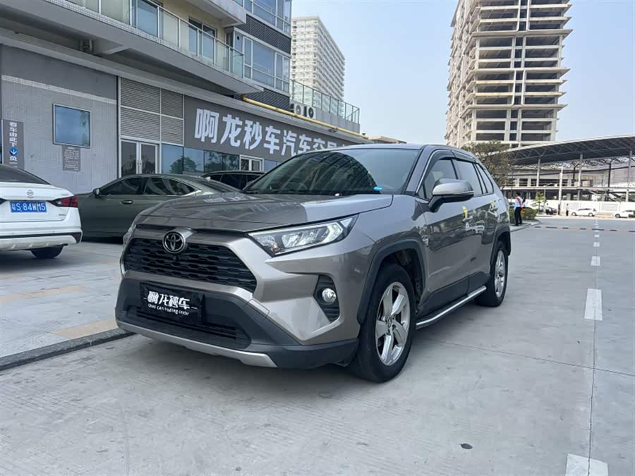 Toyota RAV4 2021 car image #2