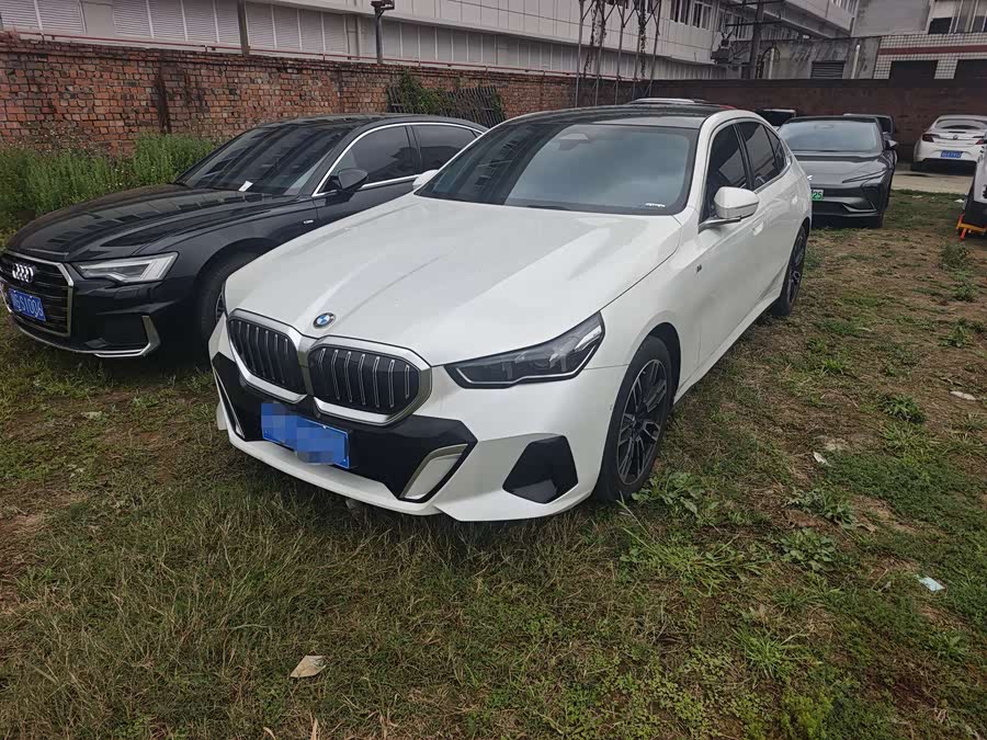 BMW 5 Series 2021 car image #2