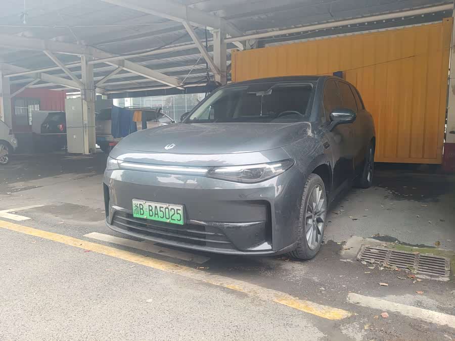 零跑汽车 零跑C10 2025 汽车图片 #2