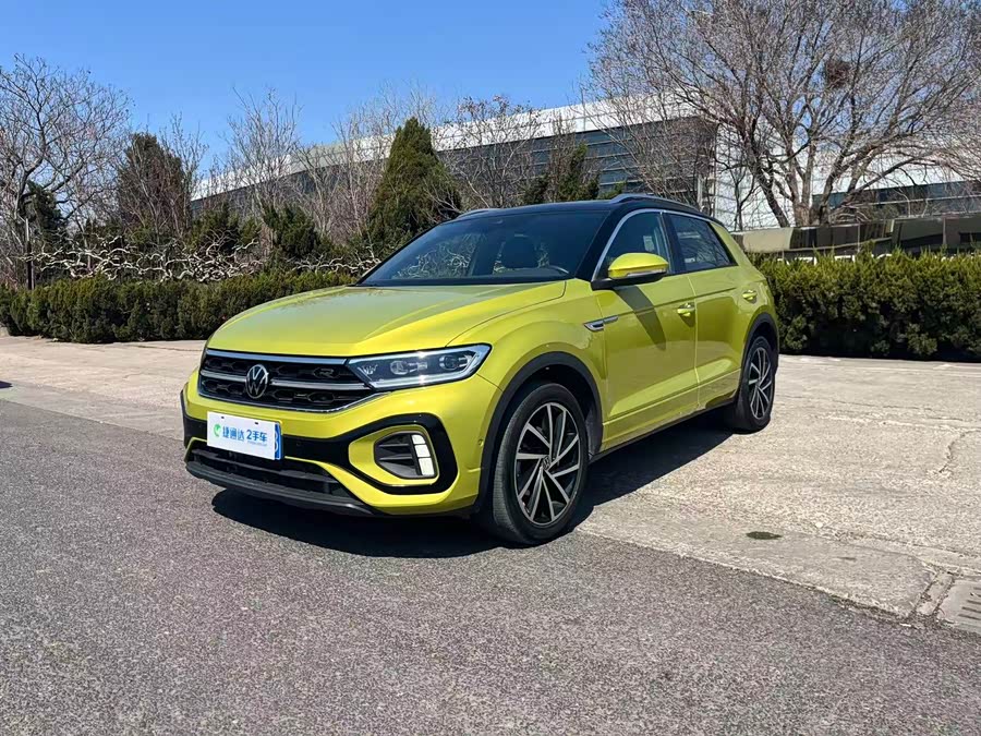 Volkswagen T-Roc 2023 car image #2