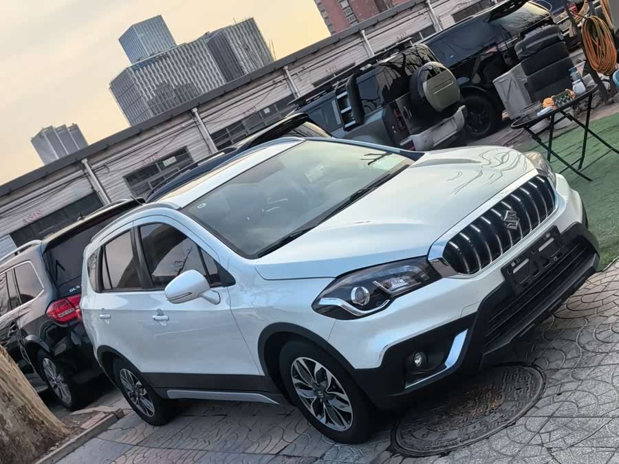 Suzuki SX4 S-CROSS 2018 imagem de carro #2