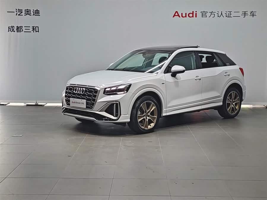 Audi Q2L 2024 صورة سيارة #2