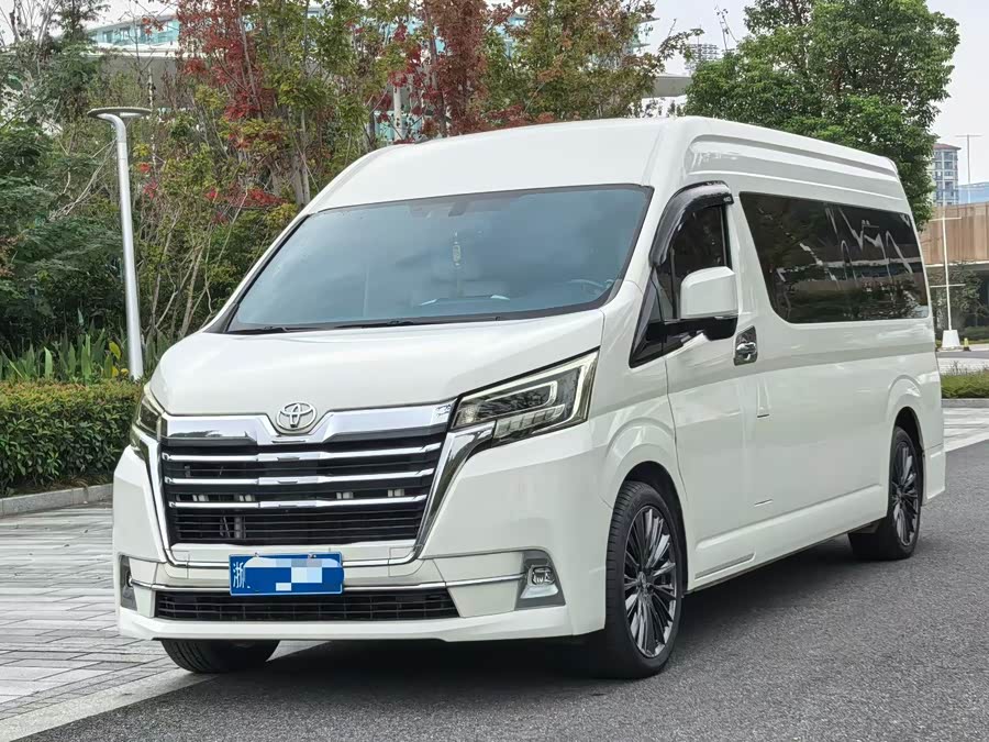 Toyota 2023 car image #2