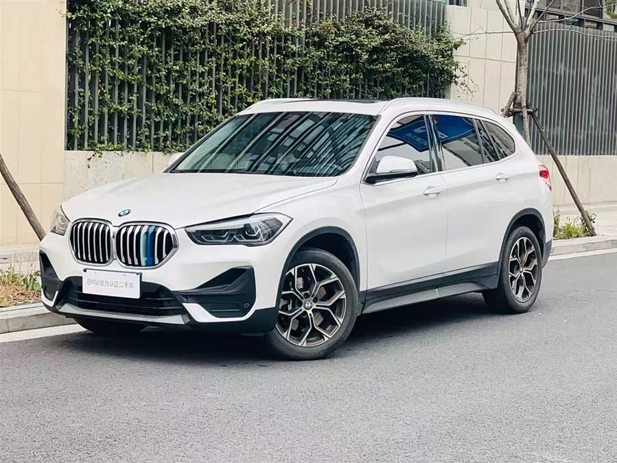 BMW X1 2023 car image #2