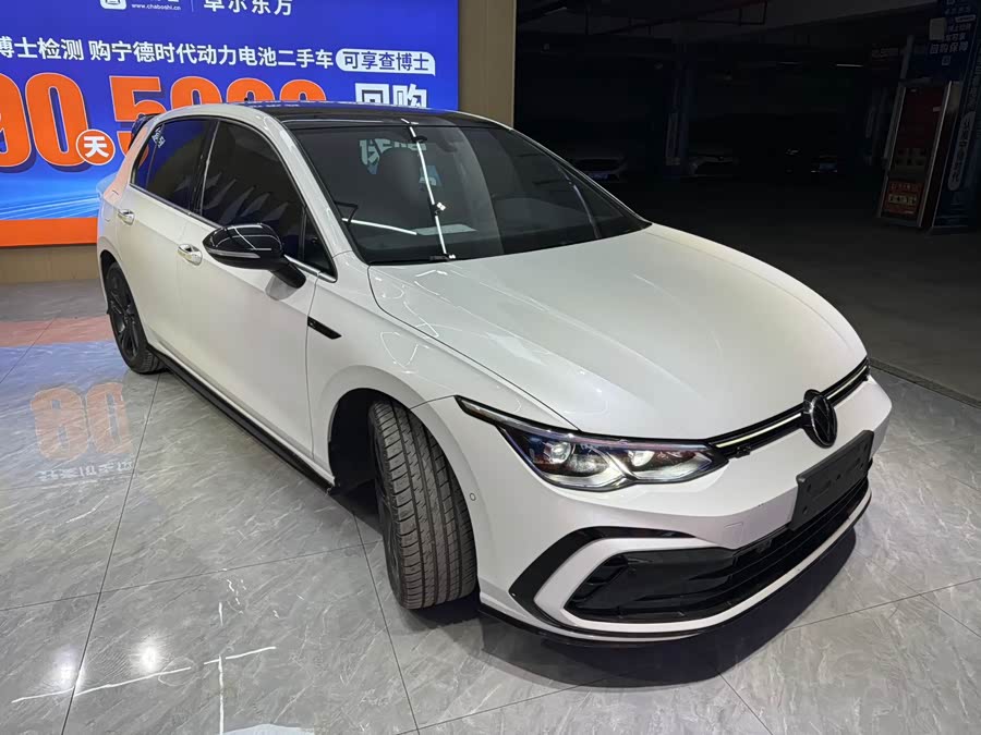 Volkswagen Golf 2022 car image #2