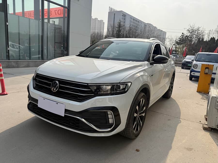 Volkswagen T-Roc 2022 car image #2