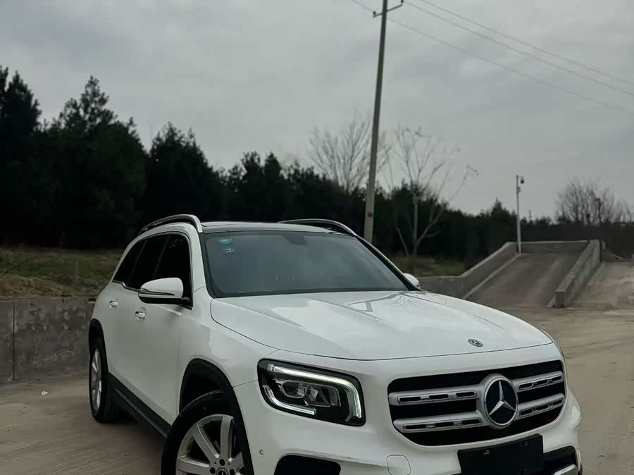 Mercedes-Benz GLB Class 2020 car image #2