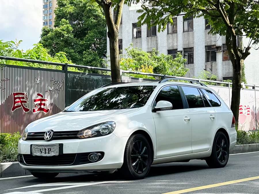 Volkswagen Golf 2013 car image #2
