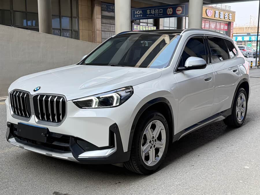 BMW X1 2023 car image #2