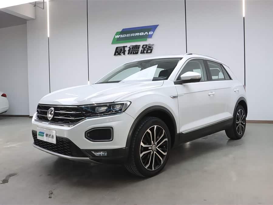 Volkswagen T-Roc 2020 car image #2