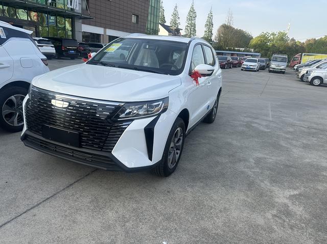 GEELY OkavangoPRO 2025 #2 GEELY OkavangoPRO 2025 car image #2