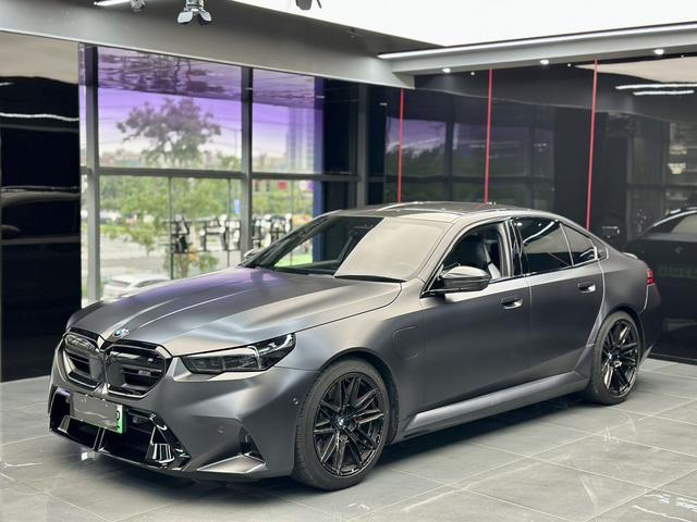 BMW M5 New Energy 2025 immagine di auto #2