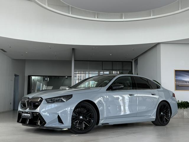 BMW M5 New Energy car image #2