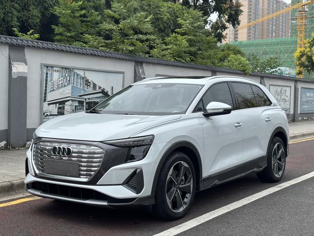 Audi Q5 e-tron 2024 #2 Audi Q5 e-tron 2024 صورة سيارة #2