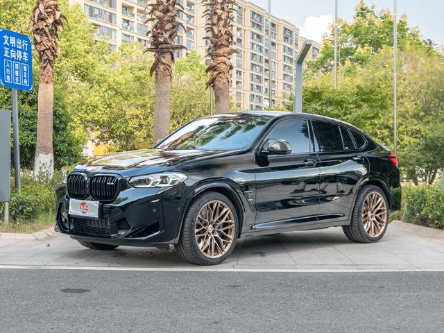 BMW X4 M 2023 car image #2