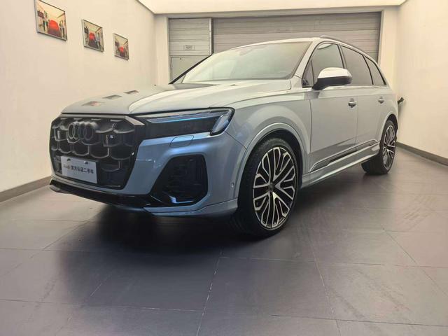 Audi SQ7 2024 car image #2