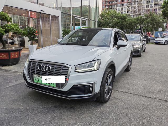 Audi Q2L e-tron 2020 car image #2