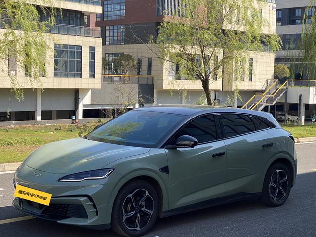 BYD Seal 06GT 2025 car image #2