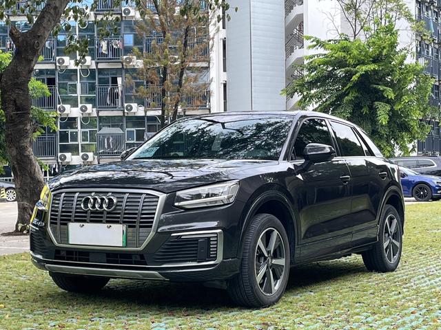 Audi Q2L e-tron 2020 car image #2