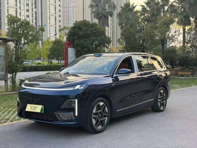 Deepal S09 2025 car image #2