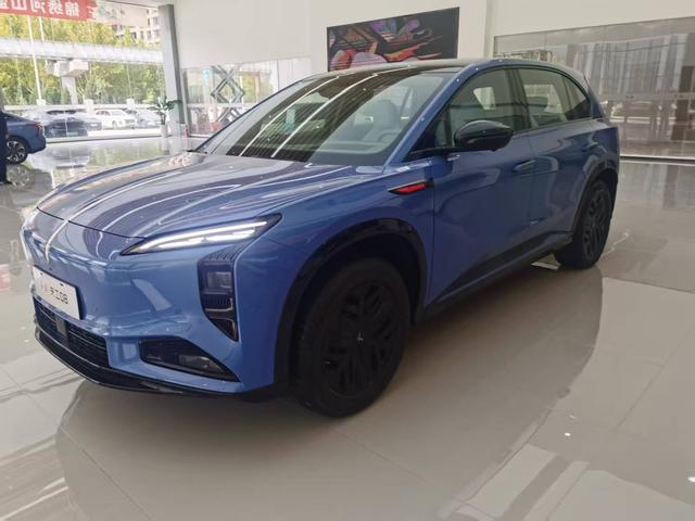 HongQi TianGong 08 2025 #2 HongQi TianGong 08 2025 car image #2