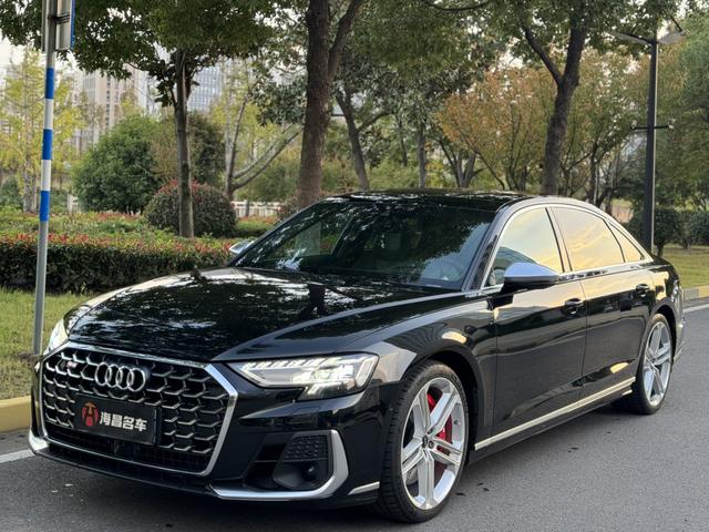 Audi S8 2021 car image #2