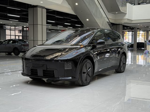 Li i8 2025 image de voiture #2