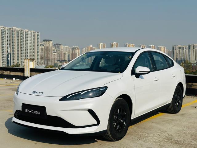 比亚迪 海豹05 DM-i 2025 汽车图片 #2