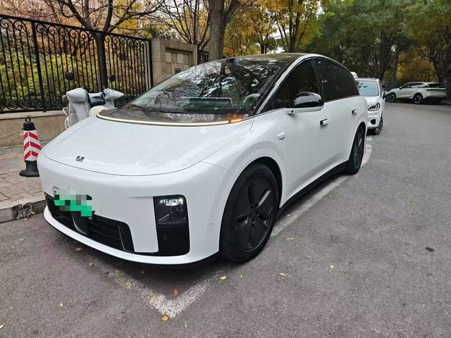 Li i8 2025 изображение автомобиля #2