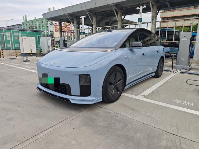 Li i8 2025 изображение автомобиля #2