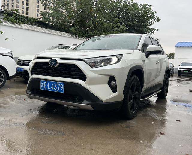 Toyota RAV4 Hybird E+ 2020 immagine di auto #2