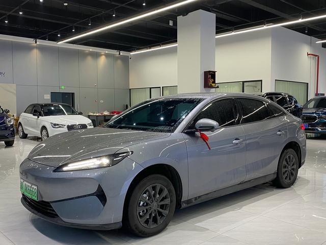 BYD e7 2025 car image #2