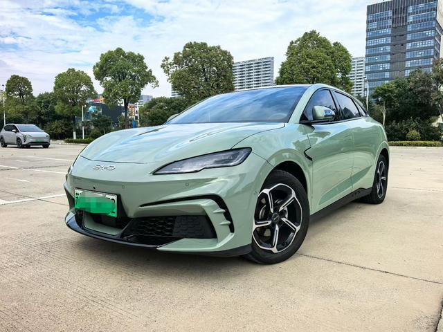 BYD Seal 06GT 2025 car image #2