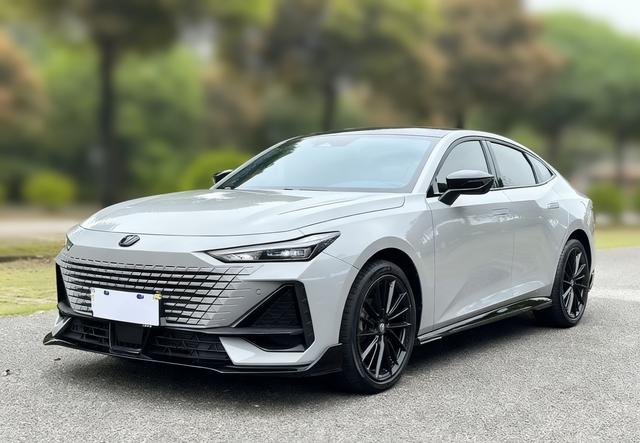 Changan CS35MAX 2023 car image #2