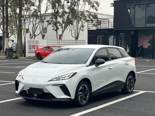 MG 4 EV 2023 car image #2