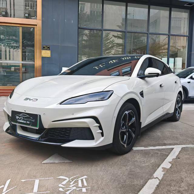 BYD Seal 06GT 2025 car image #2