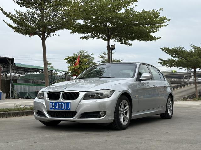 BMW i5 M60 2011 car image #2