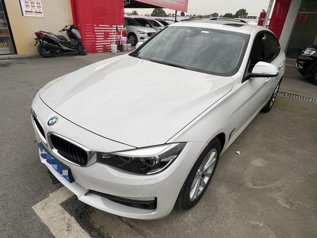 BMW i5 M60 2016 car image #2