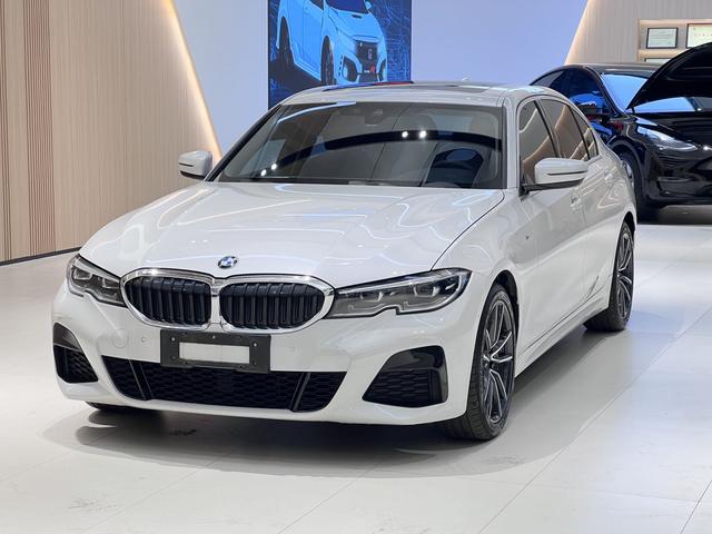 BMW X7 M60i 2021 immagine di auto #2