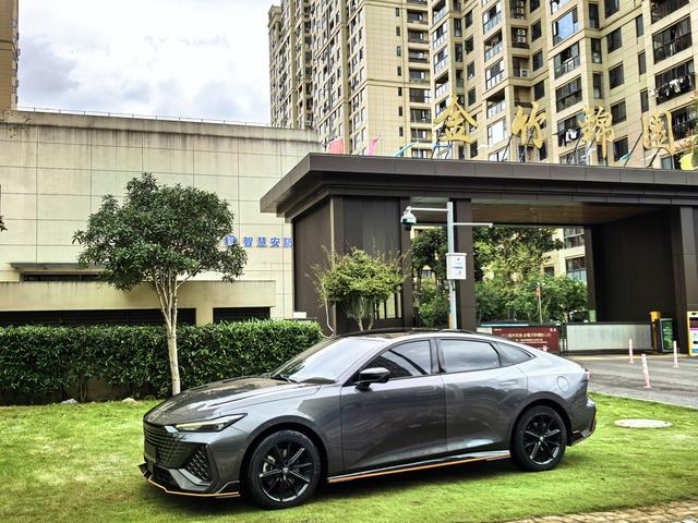 Changan CS55 EV 2022 car image #2