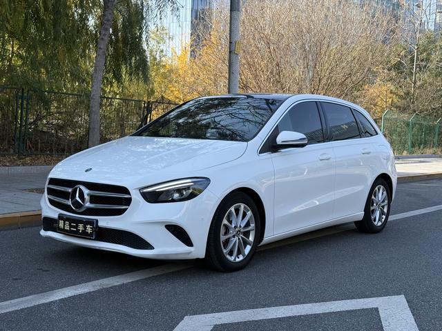 Mercedes-Benz B Class 2020 immagine di auto #2