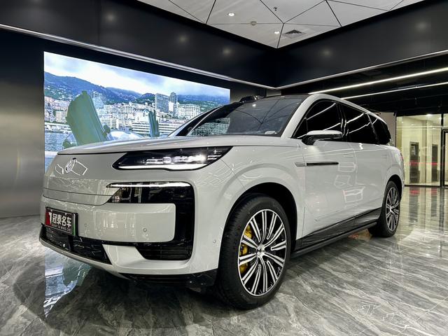 Denza N9 2025 car image #2