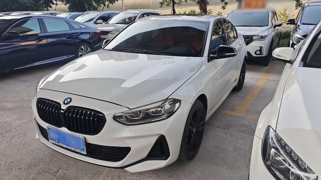 BMW 1 Series M 2022 immagine di auto #2