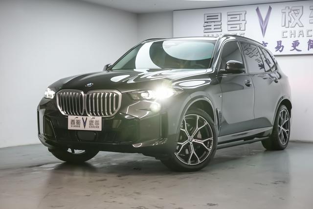 BMW X5 2023 car image #2