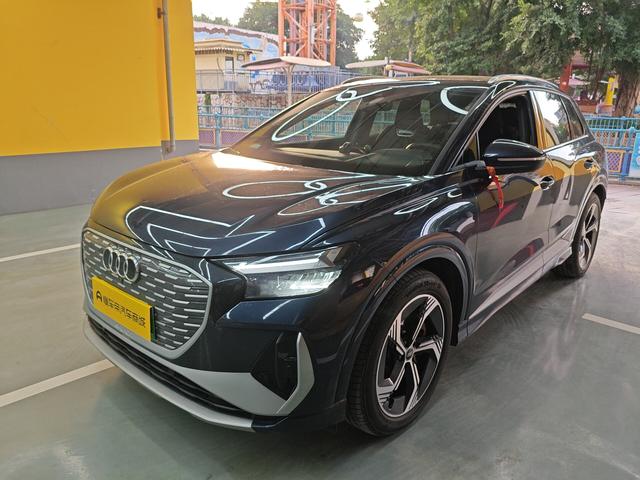 Audi Q4 e-tron 2024 صورة سيارة #2