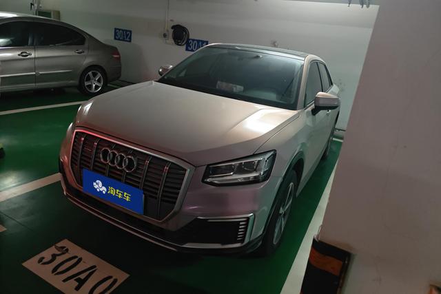 Audi Q2L e-tron 2020 car image #2